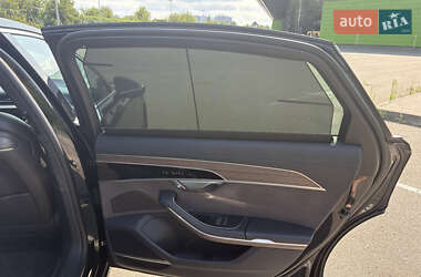 Седан Audi A8 2022 в 
