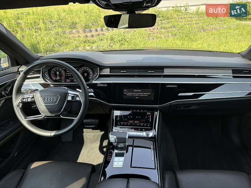 Седан Audi A8 2022 в Киеве