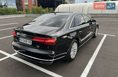 Седан Audi A8 2017 в 