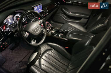 Седан Audi A8 2017 в 