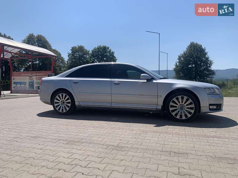 Седан Audi A8 2006 в Вышкове