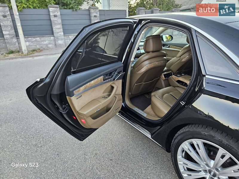 Седан Audi A8 2013 в Борисполе
