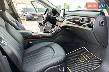 Седан Audi A8 2017 в 