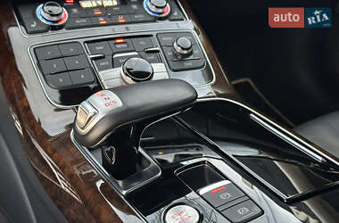 Седан Audi A8 2017 в 