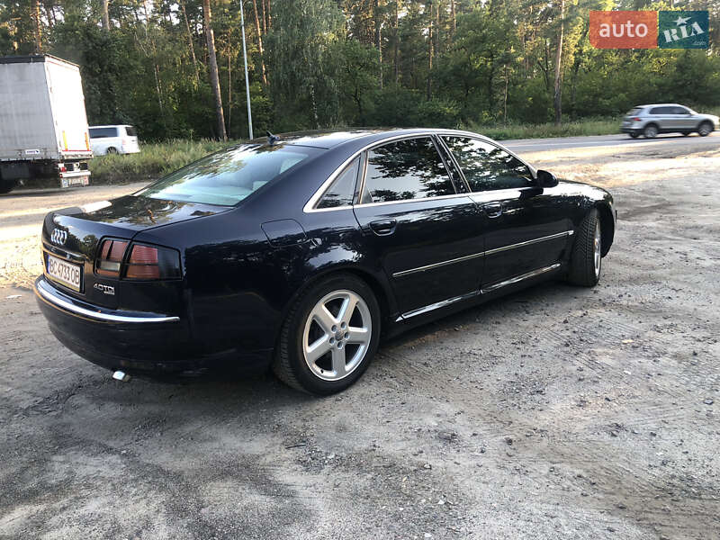 Седан Audi A8 2004 в Буче