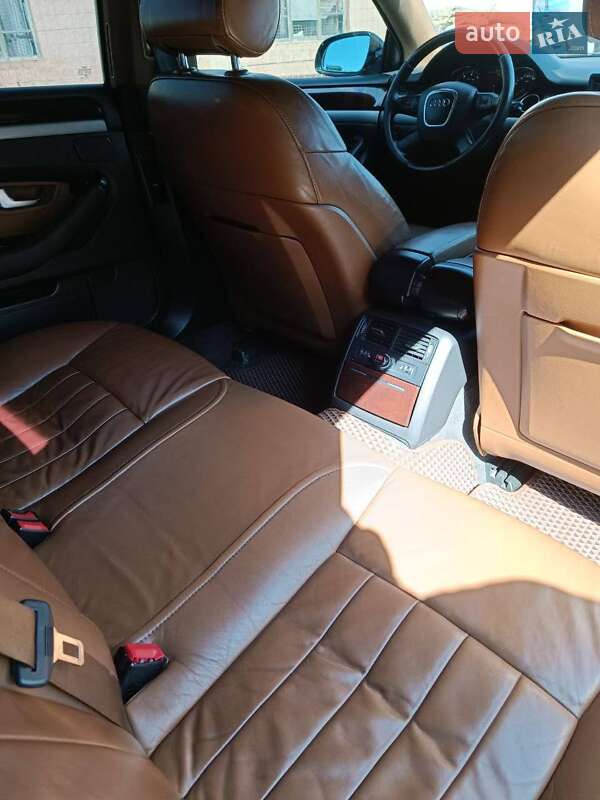 Седан Audi A8 2006 в Сахновщине