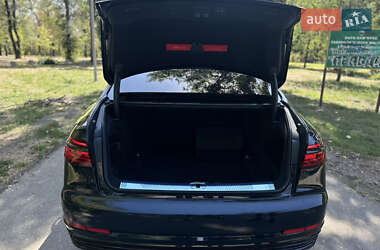 Седан Audi A8 2023 в 