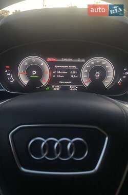 Седан Audi A8 2021 в 