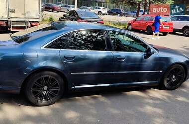 Седан Audi A8 2004 в 