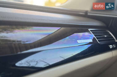 Седан Audi A8 2014 в 