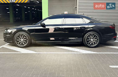 Седан Audi A8 2017 в 