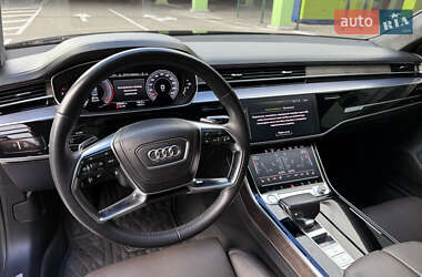 Седан Audi A8 2017 в 