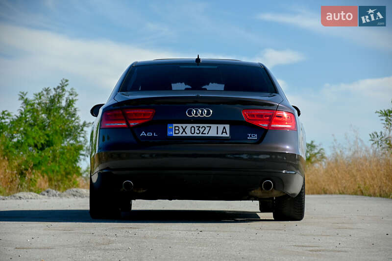 Седан Audi A8 2013 в Бердичеві