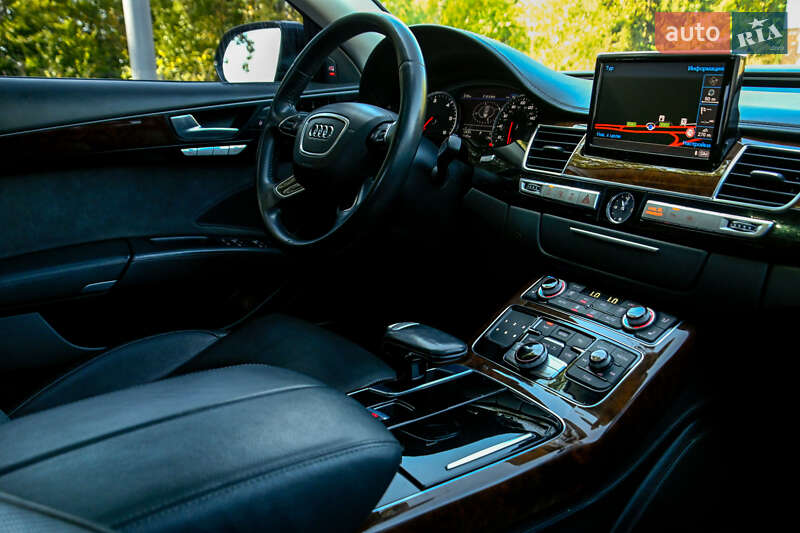 Седан Audi A8 2013 в Бердичеві