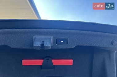 Седан Audi A8 2013 в 
