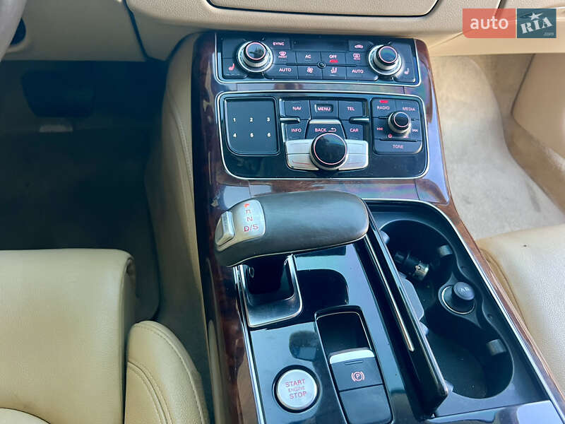 Седан Audi A8 2013 в Запоріжжі