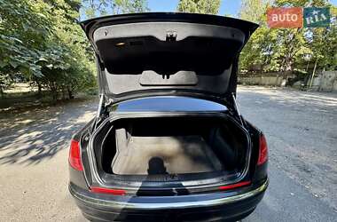 Седан Audi A8 2004 в 