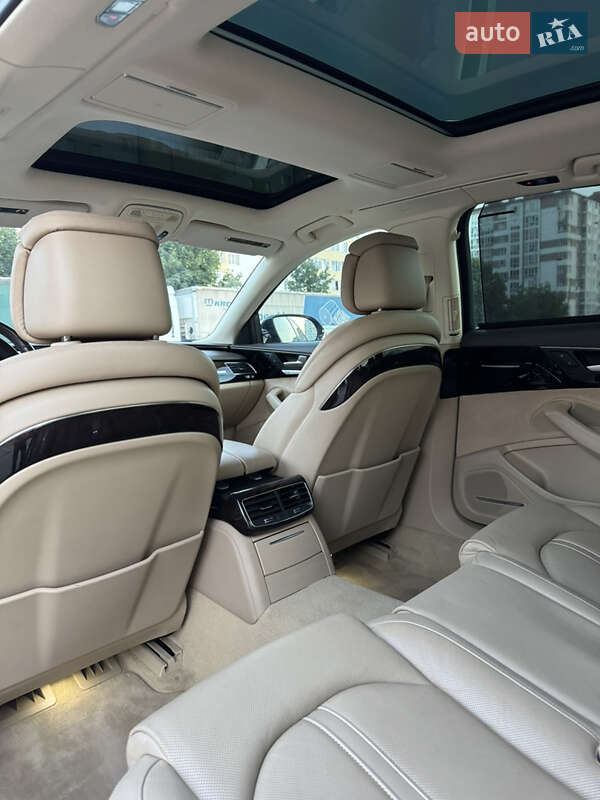 Седан Audi A8 2015 в Ивано-Франковске