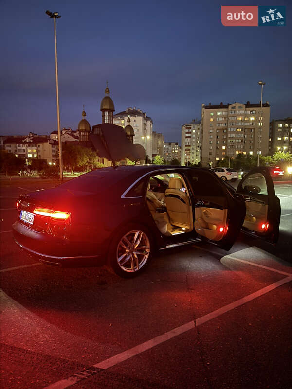 Седан Audi A8 2015 в Ивано-Франковске