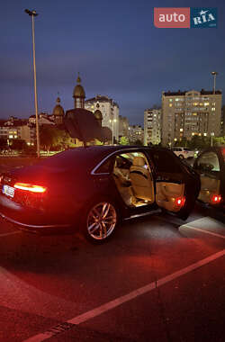 Седан Audi A8 2015 в 