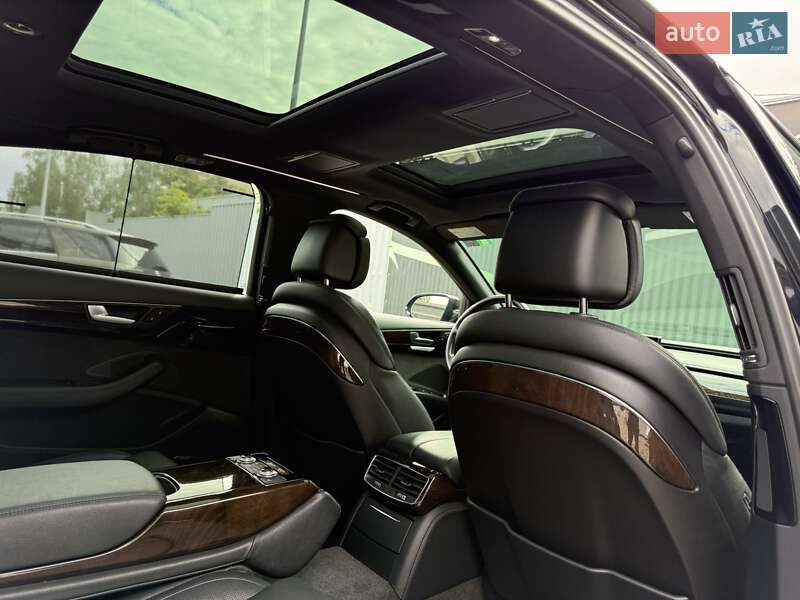 Седан Audi A8 2017 в Вінниці