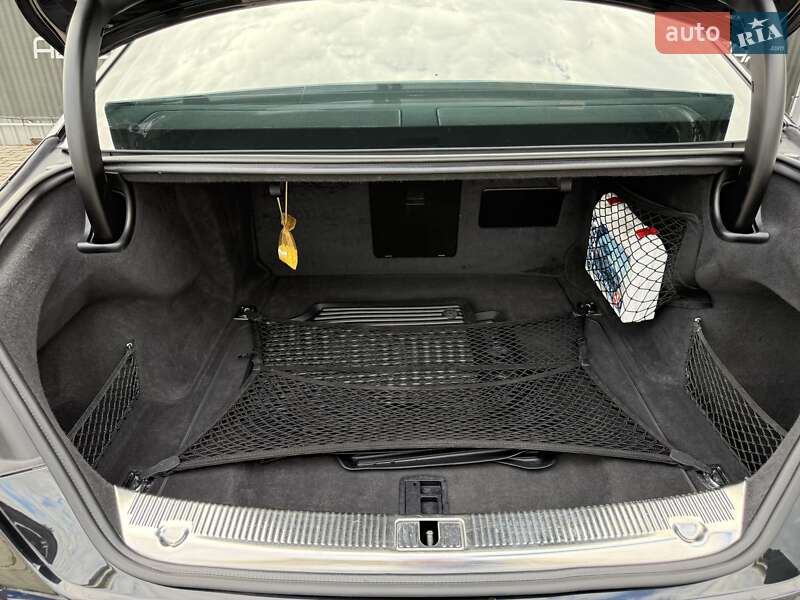 Седан Audi A8 2017 в Вінниці