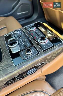 Седан Audi A8 2015 в 