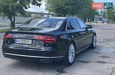 Седан Audi A8 2015 в 
