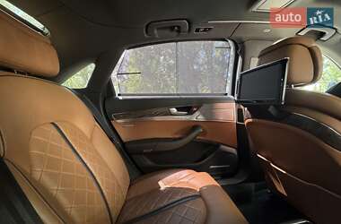 Седан Audi A8 2015 в 