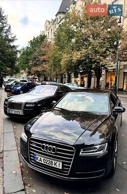 Седан Audi A8 2015 в 