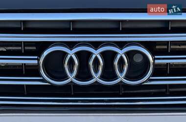 Седан Audi A8 2011 в 