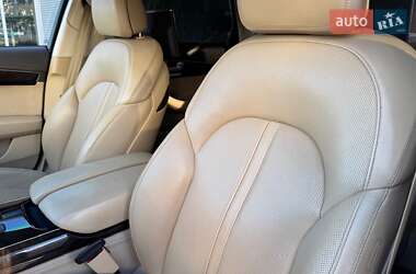 Седан Audi A8 2011 в 