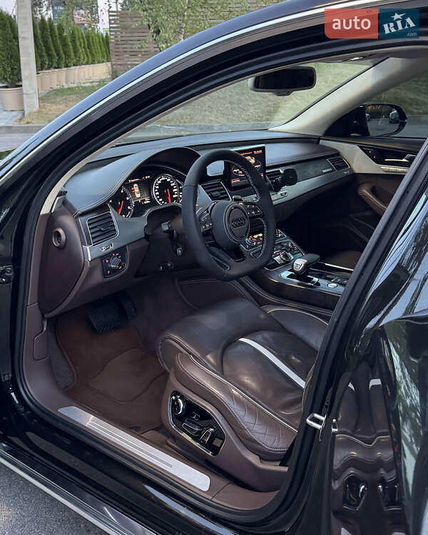 Седан Audi A8 2012 в Києві