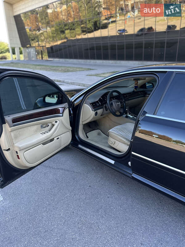 Седан Audi A8 2006 в Запорожье