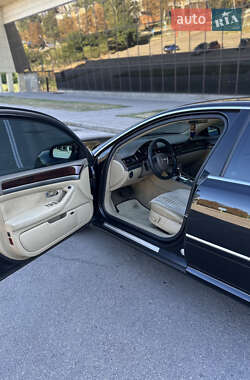 Седан Audi A8 2006 в 