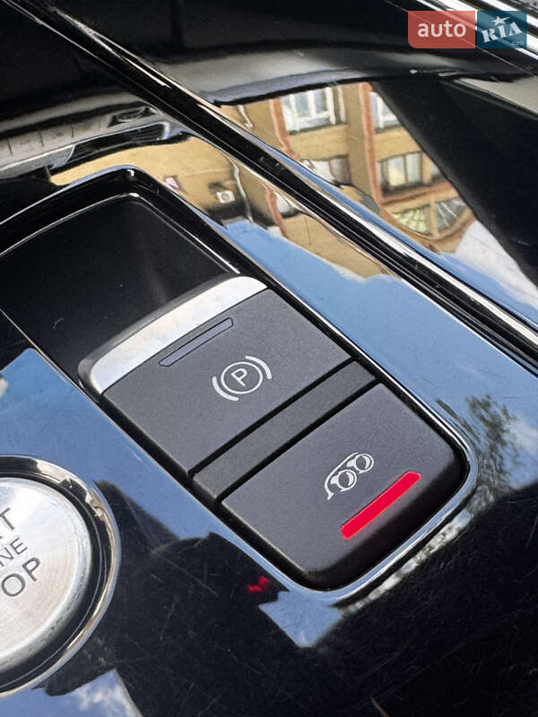 Седан Audi A8 2015 в Ивано-Франковске