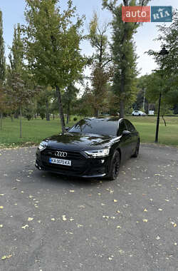 Седан Audi A8 2021 в 