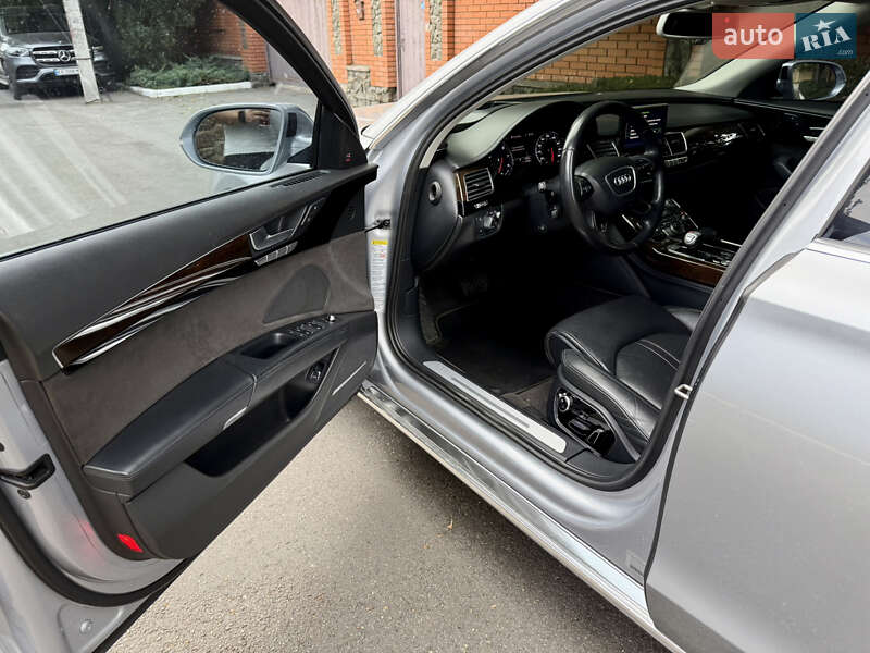 Седан Audi A8 2014 в Киеве