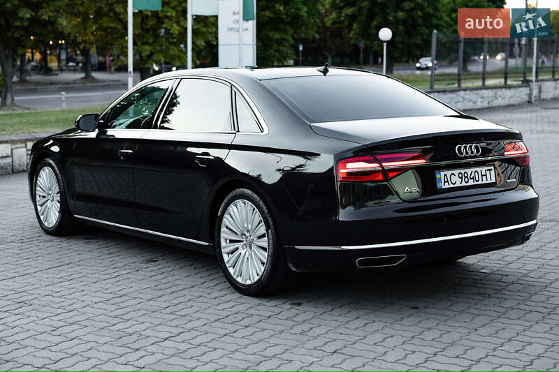 Седан Audi A8 2015 в Луцке