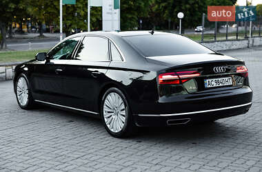Седан Audi A8 2015 в 