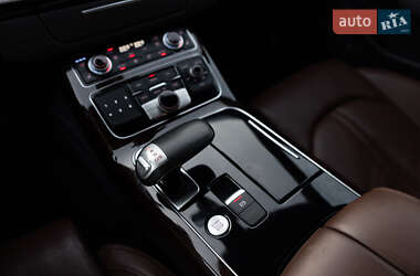 Седан Audi A8 2015 в 