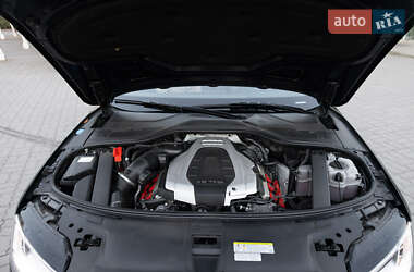 Седан Audi A8 2015 в Луцке