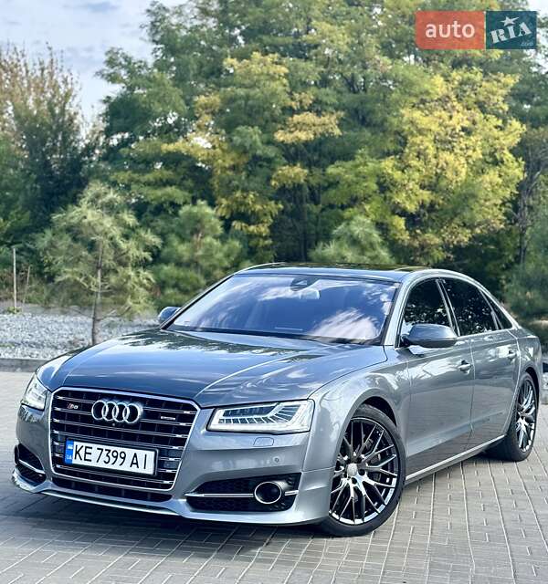 Седан Audi A8 2015 в Кам'янському