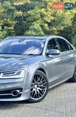 Седан Audi A8 2015 в 