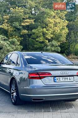 Седан Audi A8 2015 в 