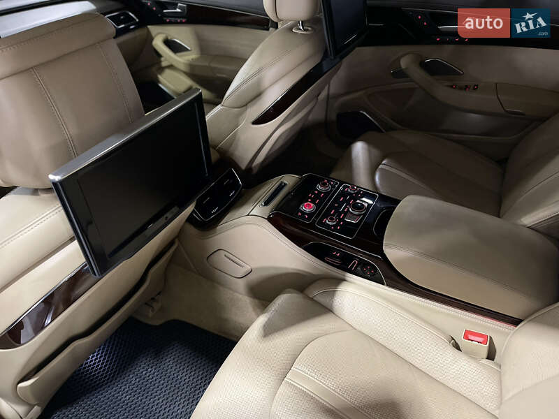 Седан Audi A8 2011 в Києві