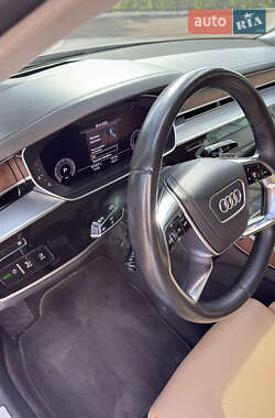 Седан Audi A8 2018 в 