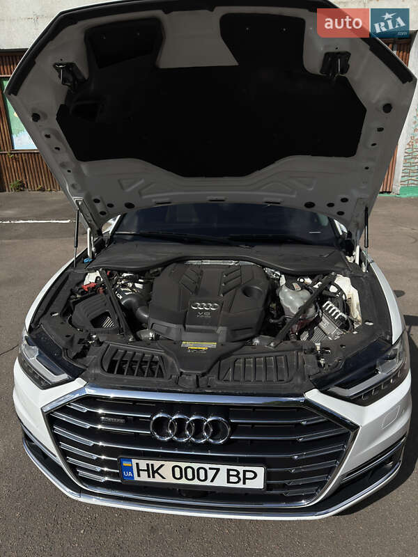 Седан Audi A8 2018 в Ровно