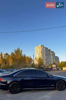 Седан Audi A8 2013 в 