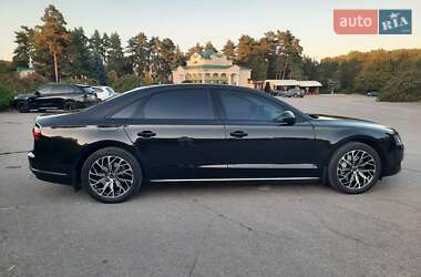 Седан Audi A8 2017 в 